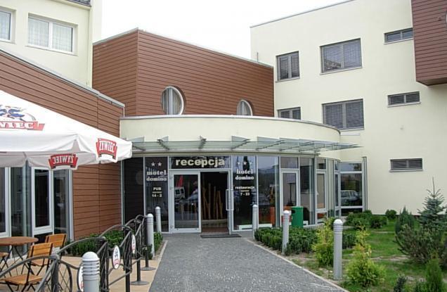 Hotel Domino Niemodlin Esterno foto